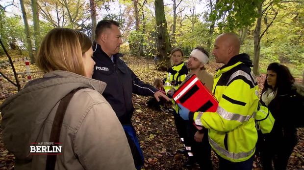 Auf Streife - Berlin - Auf Streife - Berlin - Waldspaziergang