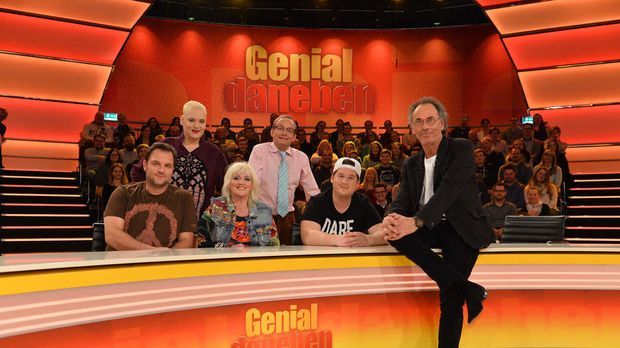 Genial Daneben - Die Comedy Arena - Genial Daneben - Die Comedy Arena - Das Legendäre Comedy-team Errät Die Genialsten Fragen!