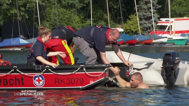 Auf Streife - Die Spezialisten - Auf Streife - Die Spezialisten - Kopf über Wasser